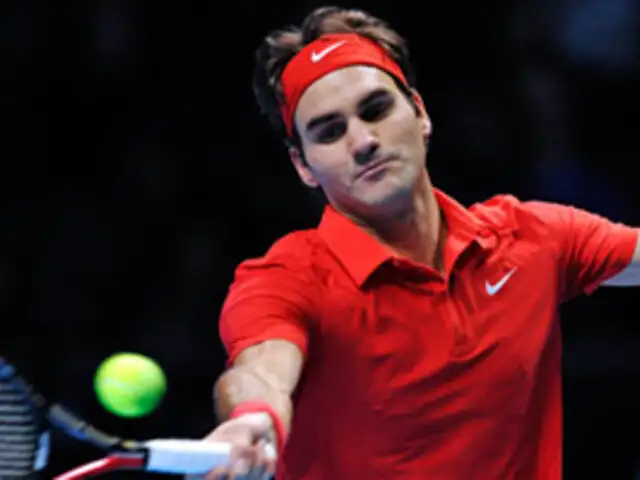 Federer gana en el inicio del Masters de Londres