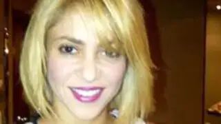 Cantante colombiana Shakira luce un nuevo y juvenil look