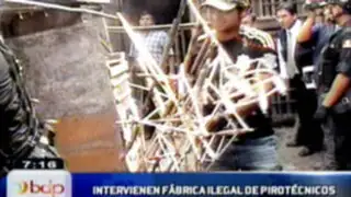 Policía interviene fábrica informal de productos pirotécnicos en SMP