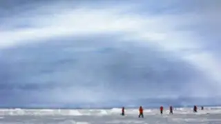 Fotografían extraña aparición de  arcoíris blanco en el Polo Norte 