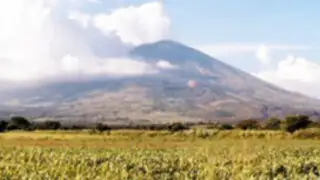 Ancash: Población está preocupada por humo y gases que emanan de volcán