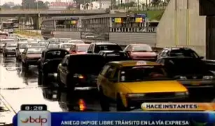 San Isidro: aniego impide normal tránsito vehicular en la Vía Expresa