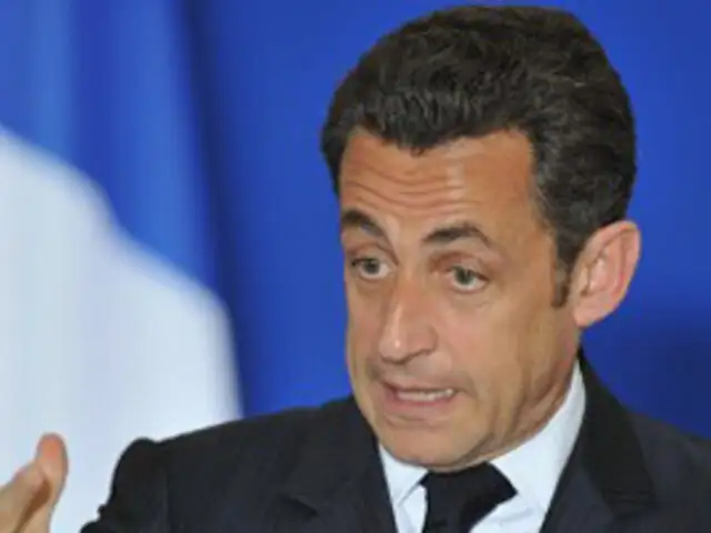 Nicolas Sarkozy: Hollande es el presidente de Francia y debe ser respetado