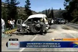 Huaraz: dos muertos y 25 heridos en aparatoso accidente vehicular