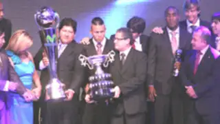 Clubes de provincias arrasaron con premios en noche de gala del fútbol