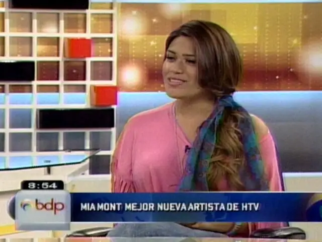 Cantante peruana Mía Mont es nombrada mejor artista de HTV