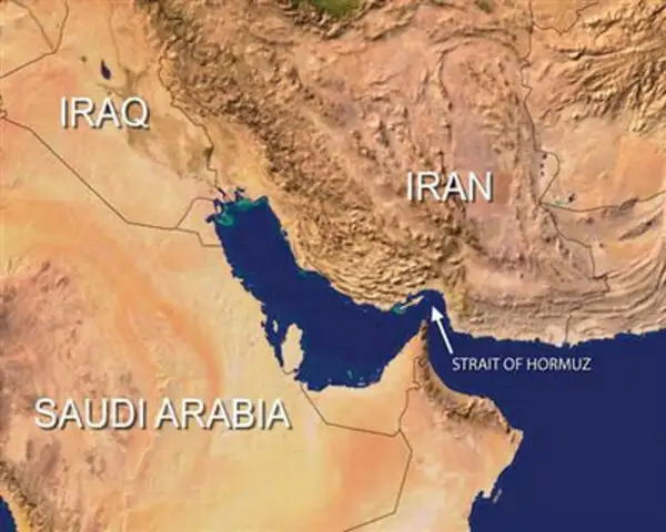 Tensión entre embarcaciones de los EE UU e Irán se deja sentir en el Estrecho de Ormuz 