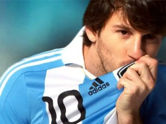 Messi llegó a Argentina para entrenar con selección que enfrentará a Perú