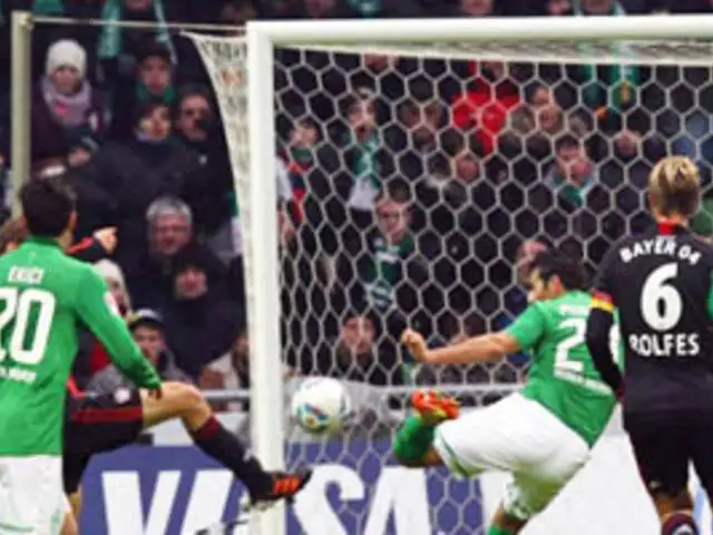 Claudio Pizarro anota en la igualdad entre el Bremen y el Leverkusen