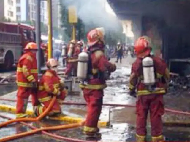 SJL: voraz incendio deja 25 muertos y 10 heridos