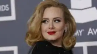 Cantante Adele anunció a sus fanáticos que está embarazada