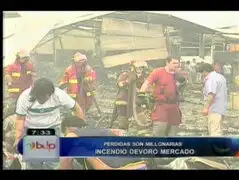 Pérdidas millonarias deja incendio en mercado de Villa El Salvador