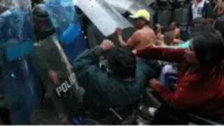 Bolivia: con muletas miles de discapacitados se enfrentaron a las autoridades