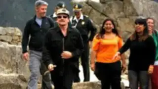 Músico Bono quedó maravillado durante su visita a Machu Picchu