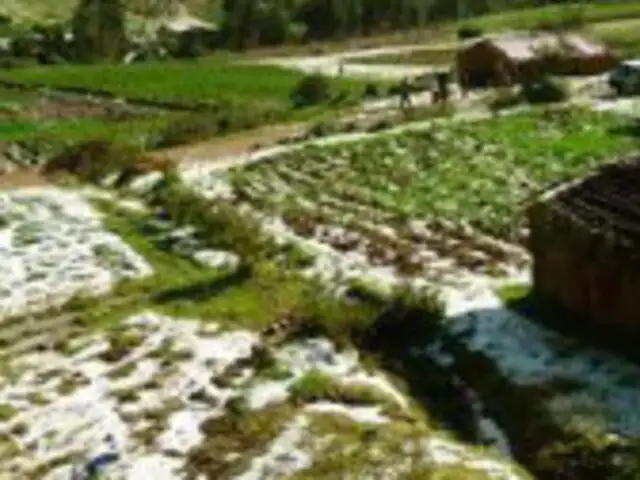 Terrible granizada y viviendas inundadas por desastres naturales en Apurimac