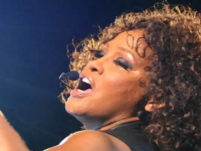 Discos de Whitney Houston son los más vendidos en Internet