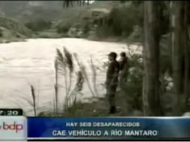 Tragedias en el país. bus cae al río Mantaro y camioneta se desbarranca en Trujillo