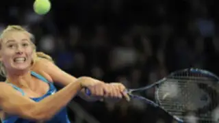 Sharapova reaparece en canchas de tenis y Riquelme golpea a hincha faltoso