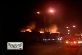 Alerta en Breña por incendio en almacén del Ministerio de Educación