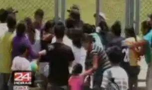 Mujeres golpean a árbitro y a juez de línea en partido de la Copa Perú