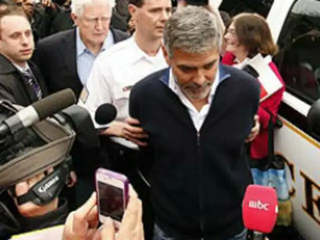 George Clooney es detenido por protestar en las afueras de embajada de Sudán