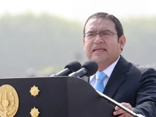 Ministro Otárola: Los ‘barones del oro’ tienen que responder ante la ley 