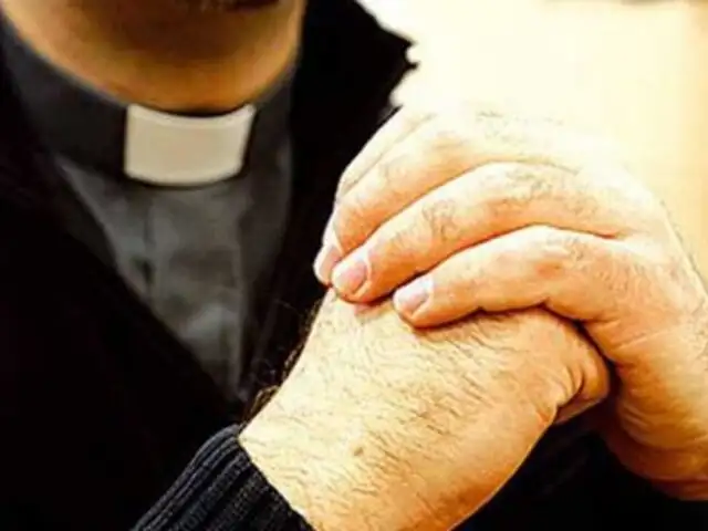 Sobrecarga laboral provoca stress en curas católicos, según estudios