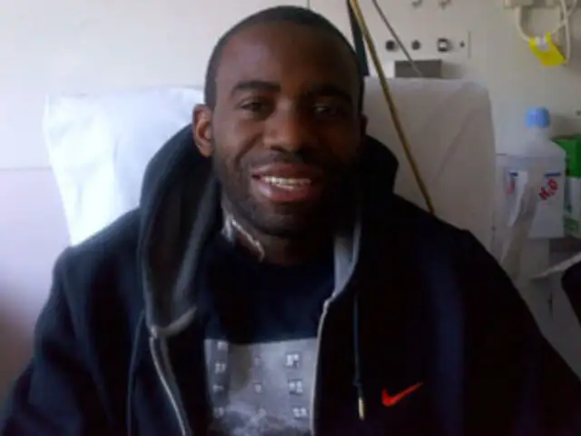 Fabrice Muamba publica foto donde se muestra recuperado tras infarto
