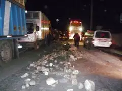 Transportistas toman de rehenes a tres mineros de Doe Run por bloqueo de la Carretera Central
