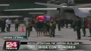 Presidente Humala recibe con honores restos de la capitana Nancy Flores 