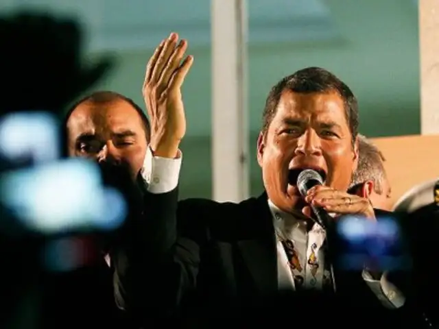 Rafael Correa fue entrevistado por fundador de Wikileaks 