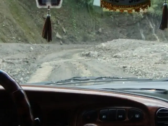 Realizan labores de limpieza en carretera Cusco-Chinchero-Urubamba