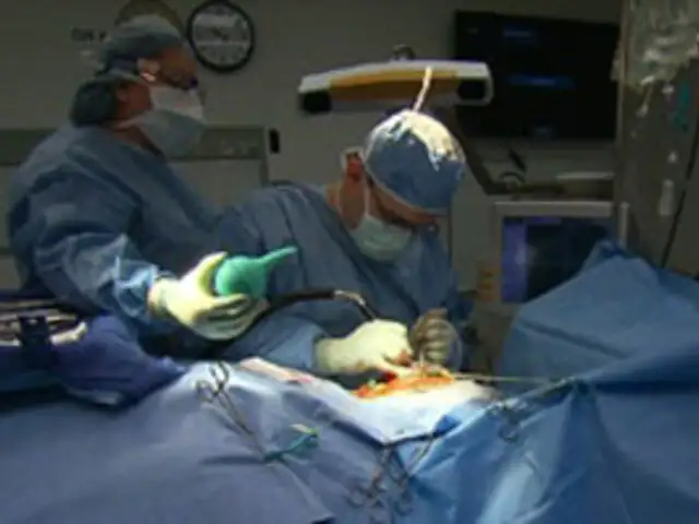 Médicos de Estados Unidos realizan doble trasplante de brazos a soldado