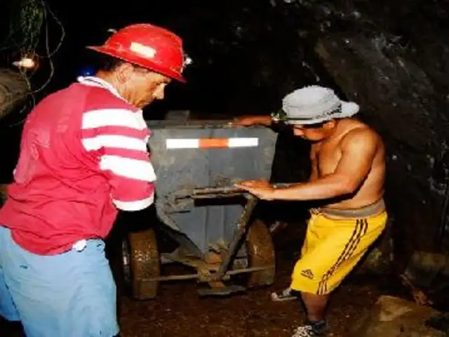 Minero chileno sobreviviente a derrumbe se solidariza con peruanos atrapados en Ica
