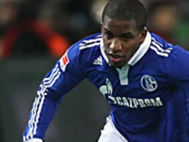Farfán anotó en la Bundesliga, pero no evitó derrota del Schalke