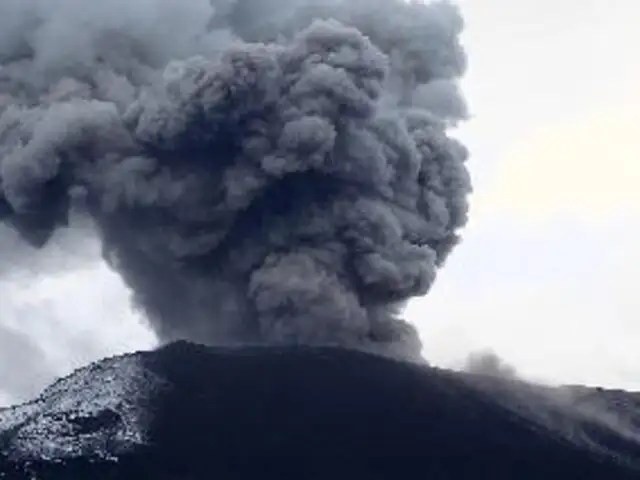 Pobladores de Moquegua alarmados por explosión del volcán Ubinas