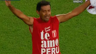 Roberto Palacios se despide del fútbol con la blanquirroja