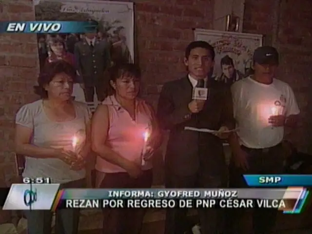 Familia Astuquillca enciende velas por el pronto hallazgo de César Vilca