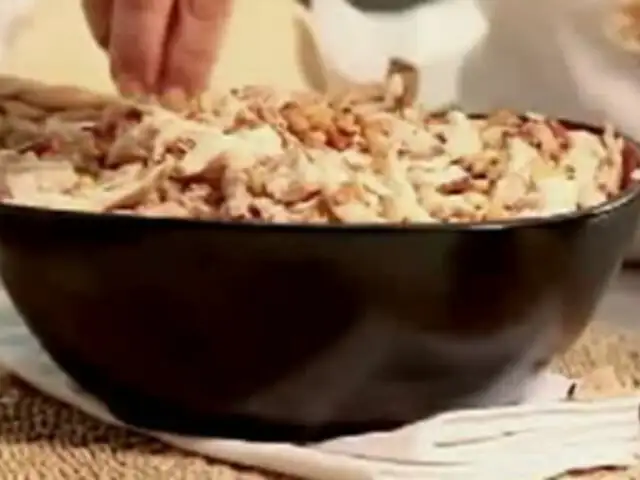 Cómo preparar de manera práctica arroz con almendras y pollo