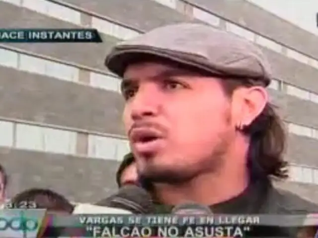 VIDEO: Juan Vargas llega a Lima para enfrentar a Colombia