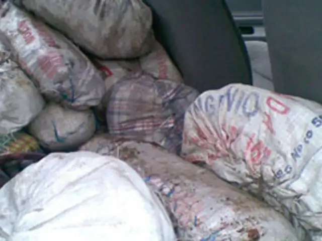 Sunat interviene camioneta con ropa de contrabando en Tacna