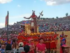 Fiesta del Inti Raymi se inició ante miles de turistas y pobladores cusqueños