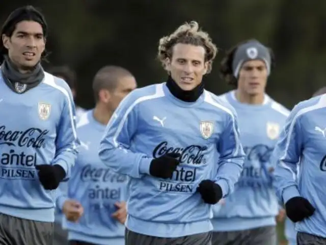 Futbolistas uruguayos afirman que respetan a la selección peruana