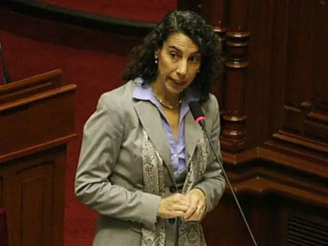 Carolina Trivelli: Los ministros llamamos y ofrecemos actividades a Nadine