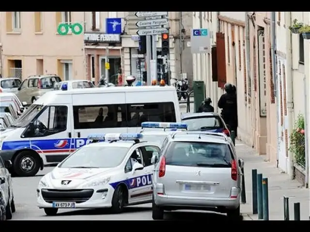 Arrestan a sujeto que tomó cuatro rehenes en un banco de Francia