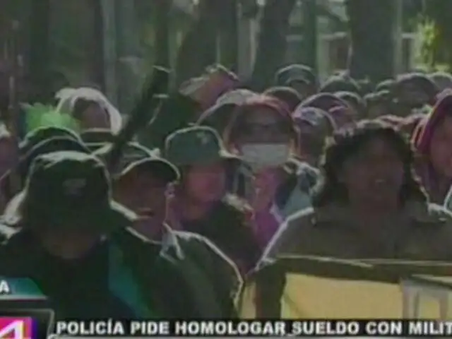 Bolivia: policías piden homologar sueldos con militares