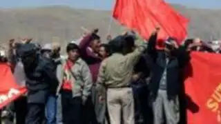 Docentes del Sutep realizan violentas protestas reclamando mejoras salariales