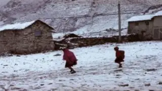 Entregan  28,000 kits de abrigo en Cusco para combatir heladas
