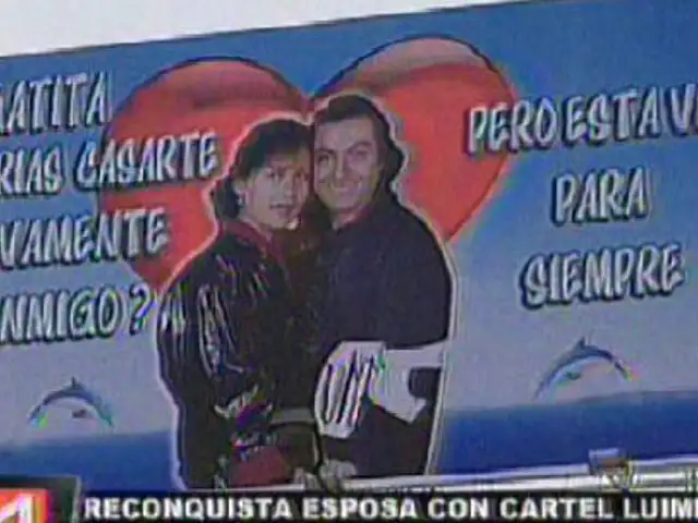 Hombre enamorado reconquista a pareja con gran cartel en vía pública