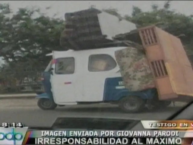 Foto denuncia: Mototaxi realiza mudanza en plena Panamericana Norte